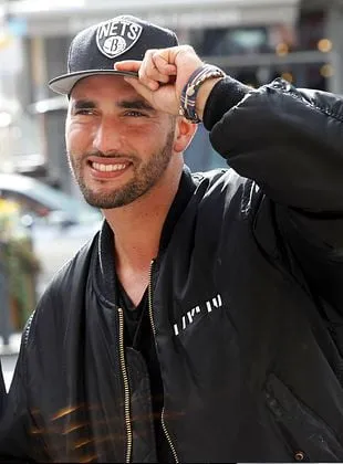 Bilall Fallah - Diretor, Roteirista, Produtor Executivo, 4 de janeiro de 1986