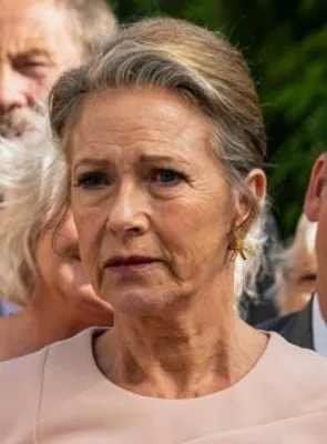 Birthe Neumann - Atriz, 30 de abril de 1947