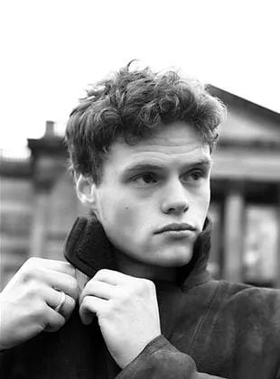 Bobby Schofield - Ator, 2 de abril de 1993