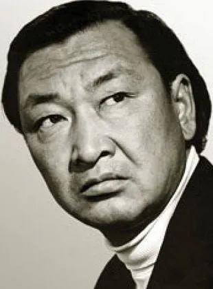 Bolot Beichenaliev - 25 de junho de 1937, 18 de novembro de 2002