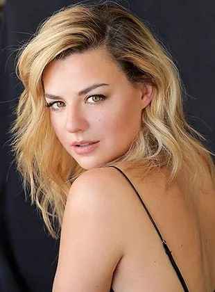 Bonnie Dennison - Atriz, 15 de fevereiro de 1989