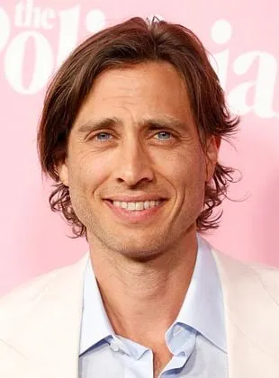 Brad Falchuk - Roteirista, Produtor Executivo, Diretor, 1 de março de 1971