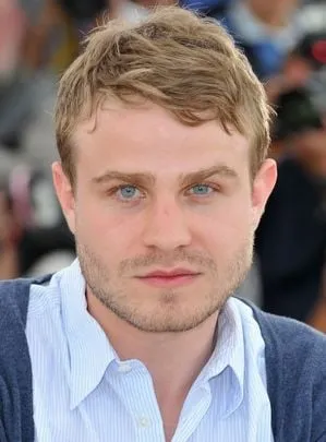 Brady Corbet - Ator, Roteirista, Diretor, 17 de agosto de 1988