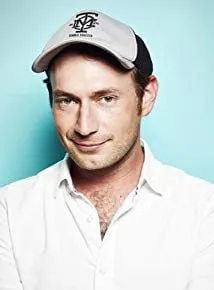 Brandon Scott Jones - Ator, Roteirista, 6 de junho de 1984