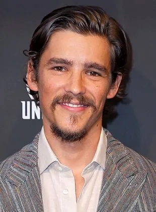 Brenton Thwaites - Ator, Produtor Executivo, 10 de agosto de 1989