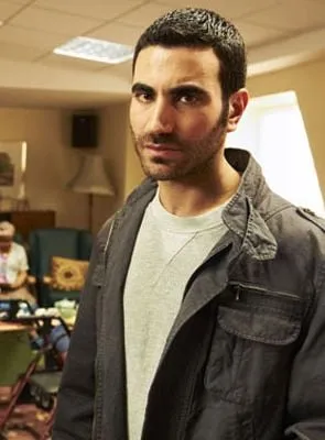 Brett Goldstein (II) - Ator, Roteirista, Produtor Executivo, 17 de julho de 1980