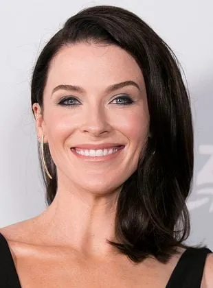 Bridget Regan - Atriz, 3 de fevereiro de 1982