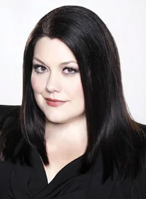 Brooke Elliott - Atriz, 16 de novembro de 1974