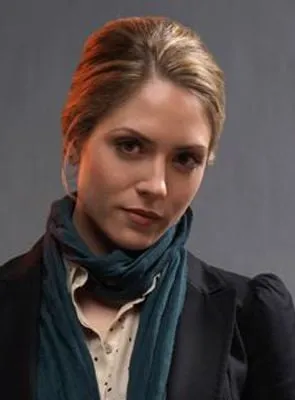 Brooke Nevin - Atriz, 22 de dezembro de 1982