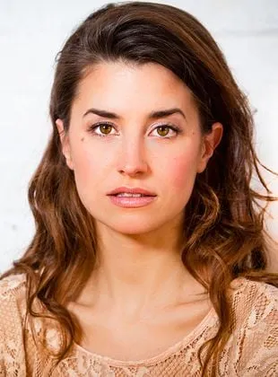 Bryn McAuley - Atriz, 6 de junho de 1989