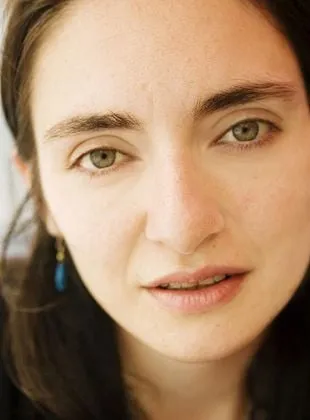 Çağla Zencirci - 23 de janeiro de 1976