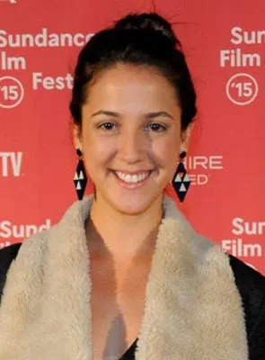 Camila Márdila - Atriz, Corroteirista, 21 de fevereiro de 1988