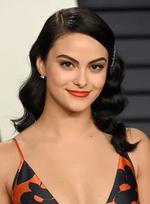 Camila Mendes - Atriz, Produtor Executivo, Produtora, 29 de junho de 1994