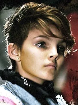 Camren Bicondova - 22 de maio de 1999