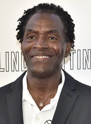 Carl Lumbly - Ator, 14 de agosto de 1951