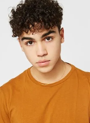 Carl Malapa - Ator, 3 de janeiro de 2000