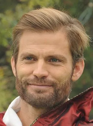Casper Van Dien - Ator, Diretor, Produtor Executivo, 18 de dezembro de 1968