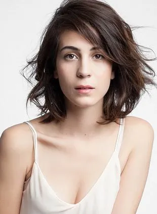 Cassandra Ciangherotti - Atriz, 14 de fevereiro de 1987