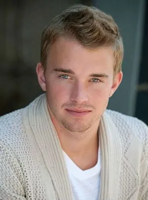 Chandler Massey - Ator, 10 de setembro de 1990