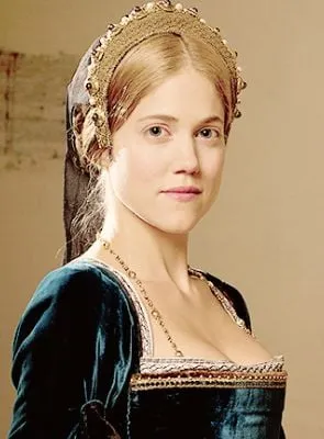 Charity Wakefield - Atriz, 18 de setembro de 1980