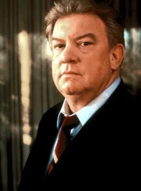 Charles Hallahan - Ator, 29 de julho de 1943, 25 de novembro de 1997