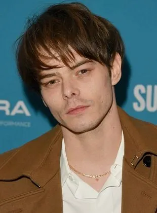 Charlie Heaton - Ator, 6 de fevereiro de 1994