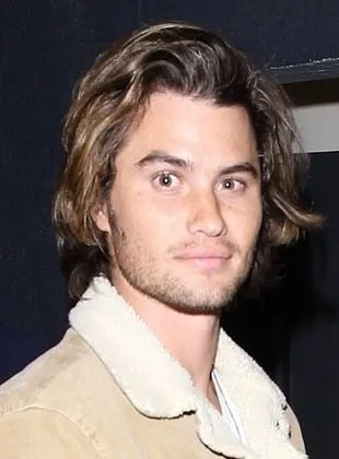 Chase Stokes - Ator, 16 de setembro de 1992