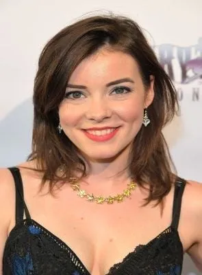 Cherami Leigh - Atriz, 19 de julho de 1988