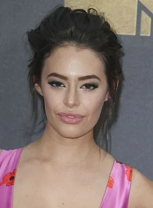 Chloe Bridges - Atriz, 27 de dezembro de 1991