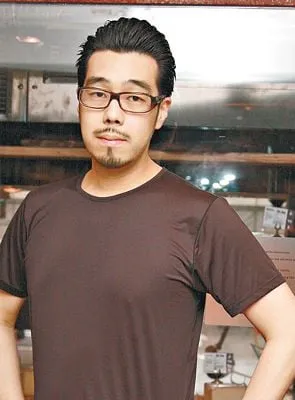 Chow Hin Yeung Roy - 8 de outubro de 1978