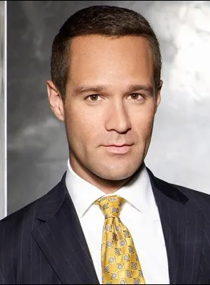 Chris Diamantopoulos - Ator, 9 de maio de 1975