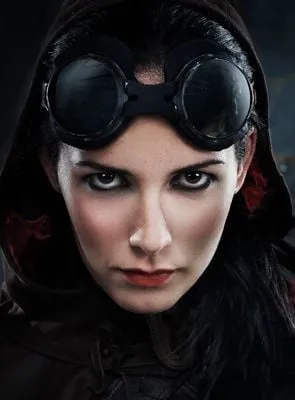 Christine Chatelain - Atriz, 8 de fevereiro de 1985