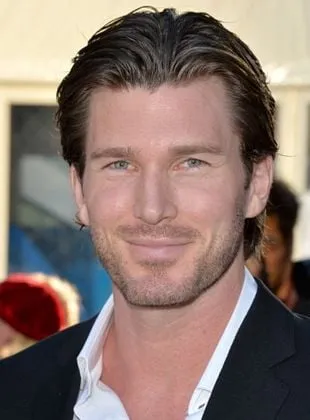 Christopher Russell - Ator, Roteirista, 8 de janeiro de 1983