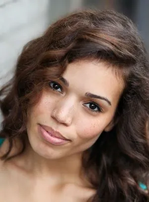 Ciara Renée - Atriz, 19 de outubro de 1990