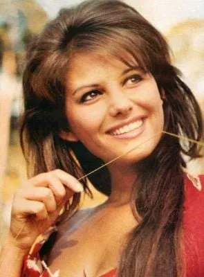 Claudia Cardinale - Atriz, 15 de abril de 1938