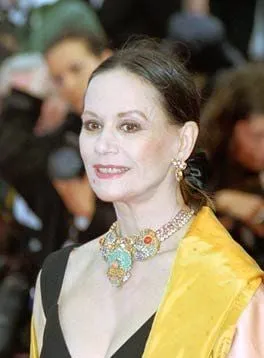 Claudine Auger - 26 de abril de 1942, 18 de dezembro de 2019