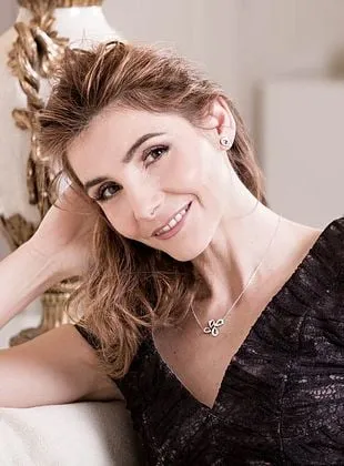 Clotilde Courau - Atriz, 3 de abril de 1969
