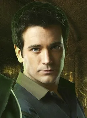 Colin Donnell - Ator, 9 de outubro de 1982