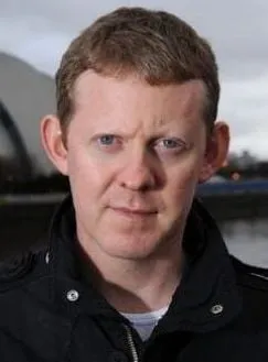 Colin McCredie - Ator, 8 de junho de 1972
