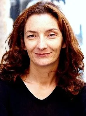 Corinne Masiero - Atriz, 3 de fevereiro de 1964