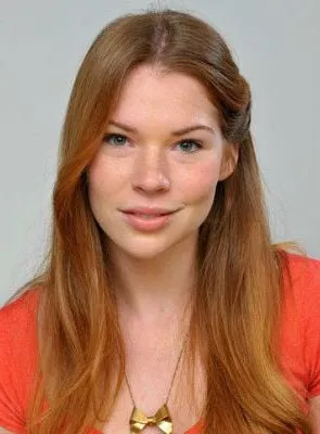 Courtney Halverson - Atriz, 14 de junho de 1989