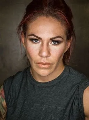 Cris Cyborg - 9 de julho de 1985
