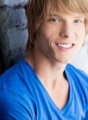 Dakota Daulby - Ator, 10 de outubro de 1994