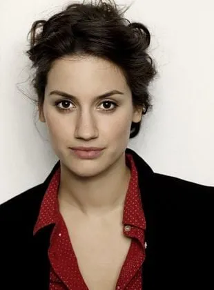 Danica Curcic - Atriz, 27 de agosto de 1985