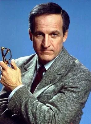 Daniel J. Travanti - Ator, 7 de março de 1940