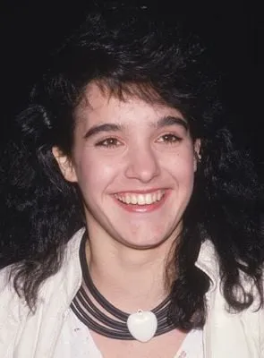 Danielle Brisebois - Atriz, 28 de junho de 1969