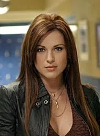 Danneel Ackles - Atriz, Produtor Executivo, 18 de março de 1979