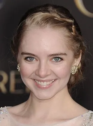 Darcy Rose Byrnes - Atriz, 4 de novembro de 1998