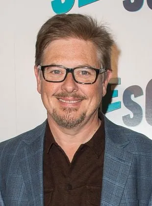Dave Foley - Ator, Creator/Showrunner, Produtor Executivo, 4 de janeiro de 1963