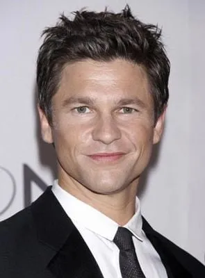 David Burtka - Ator, Produtor, Roteirista, 29 de maio de 1975